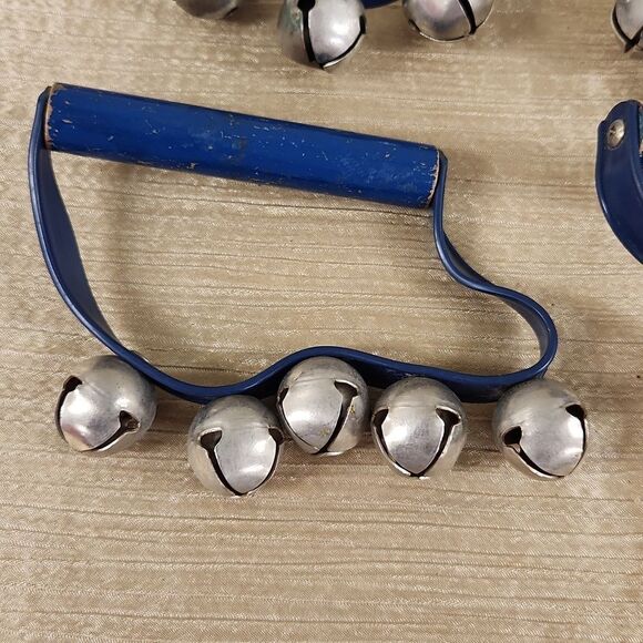 Sleigh Bells D Shaped Shaker Set of 4 - Picture 2 of 6